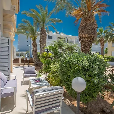 Jason Villa Protaras