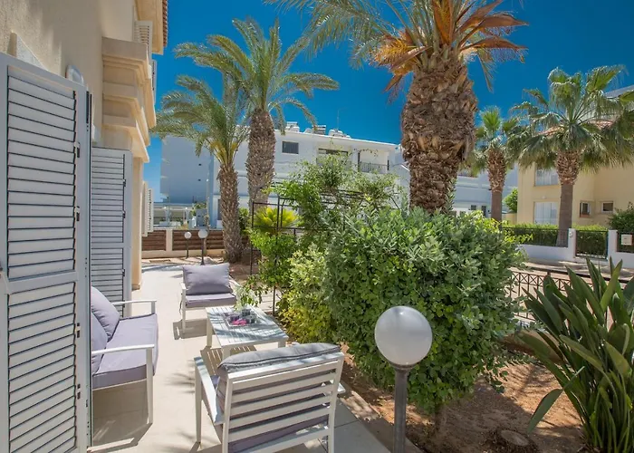 Jason Villa Protaras